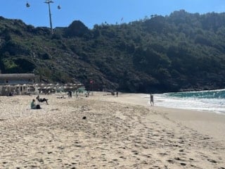 Antalya'da hava ısındı: Vatandaşlar şubat ayında sahile indi