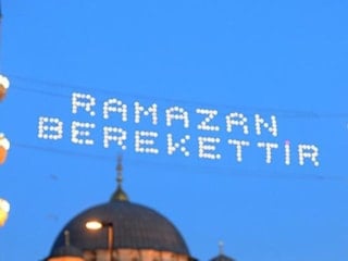 Ramazan’a anlam katan mahyalar