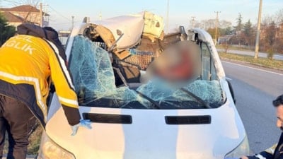 Samsun'da kamyonet, tıra arkadan çarptı: 1 ölü