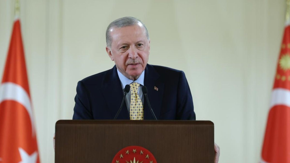 Cumhurbaşkanı Erdoğan: Tepelerine binmeye devam edeceğiz
