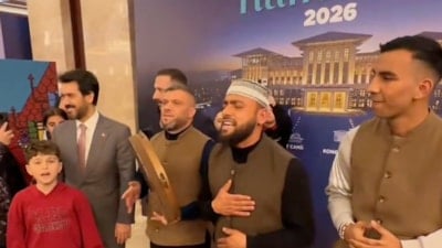 Külliye'deki Ramazan coşkusu sürüyor: İlahisi ile fenomen olan Celal Karatüre de katıldı