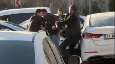 Mardin’de trafikte "yol verme" kavgası kamerada