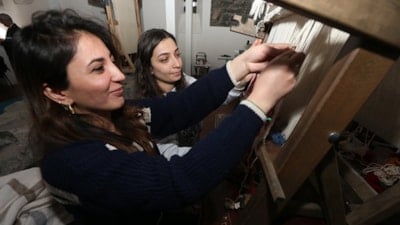 Coğrafi işaretli Kars halısı kadınların ilmekleriyle yeniden hayat buluyor
