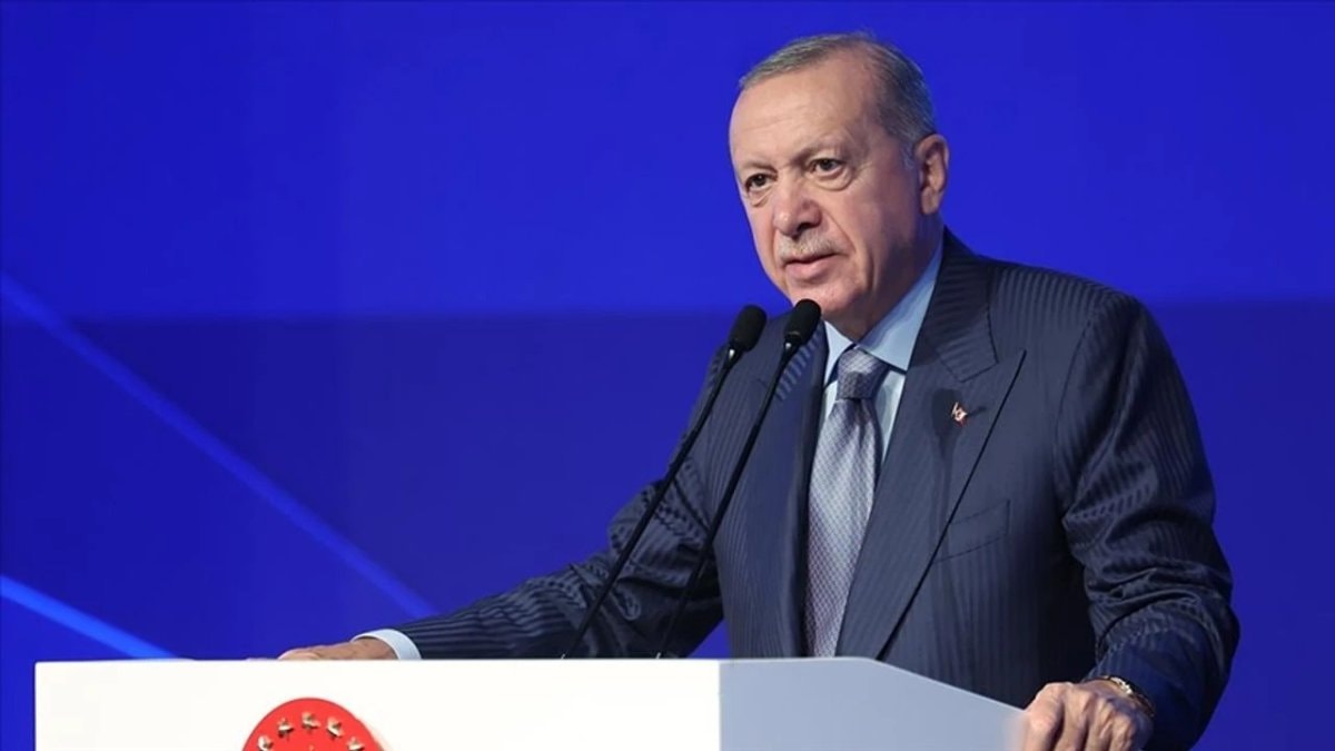 Cumhurbaşkanı Erdoğan'dan "Kabe'de Hacılar" ilahisini söyleyen fenomene tebrik