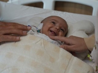 Gaziantep’te nadiren görülen tümör, Talha bebekten başarıyla alındı