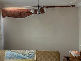 Eskişehir'de belediye çalışması kaosa yol açtı: Yaşlı çiftin evinin duvarı yıkıldı