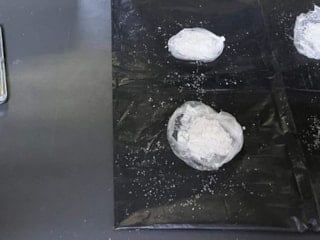 İstanbul'dan Sakarya'ya uyuşturucu taşıyan şüpheliler tutuklandı