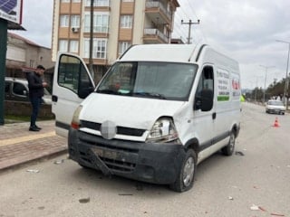 Burdur'da panelvan ile çarpışan motosikletin 82 yaşındaki sürücüsü hayatını kaybetti