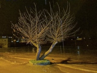 Bartın'da sağanak ve dolu yağışı ırmağı taşırdı
