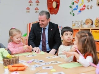 Sultanbeyli’de çocuklara Ramazan’a özel hediye kutuları gönderildi