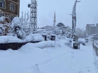 Bingöl-Erzurum karayolu tır trafiğine kapatıldı