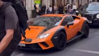 İngiltere'de fenomen ilahi sokaklarda yankılandı: Kabe'de hacılar 'hu' der Allah