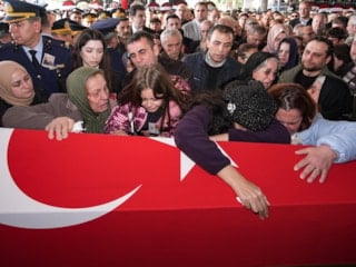Balıkesir'de şehit olan pilot İbrahim Bolat'ın cenaze töreniyle ilgili iddialara yalanlama
