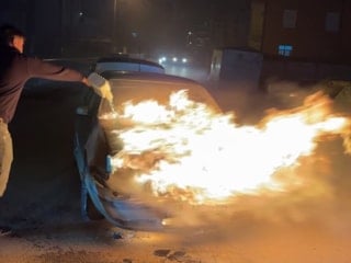 Aksaray'da otomobil yangınına antifrizli müdahale ters tepki