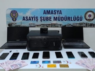 Kredi kartı bilgilerini kopyalayıp 2 milyonluk vurgun yaptılar