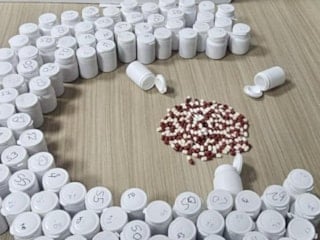 İzmir'de şüphelinin torbasından 5 bin 138 uyuşturucu hap çıktı