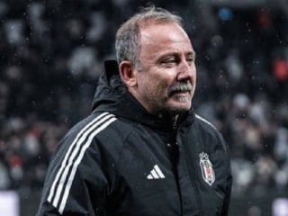 Sergen Yalçın'dan oyunculara uyarı: Süper Lig'de 11 final maçımız var!