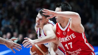 Sırbistan'ı deviren 12 Dev Adam liderliğini sürdürdü