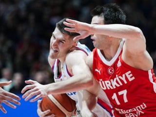 Sırbistan'ı deviren 12 Dev Adam liderliğini sürdürdü