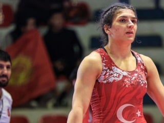 Nesrin Baş’tan bronz madalya