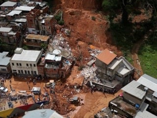 Brezilya'da sellerde ölenlerin sayısı 68'e yükseldi