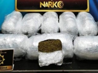 Siirt'te yolcu otobüsünde 9 kilo kubar esrar ele geçirildi