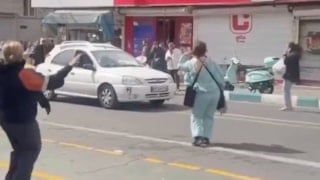 İran'da rejim karşıtları İsrail'in saldırılarını kutladı