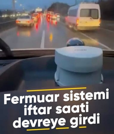 Bursa'da trafikte ambulansa yol veren sürücüler seferber oldu