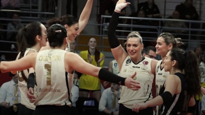 VakıfBank, Nilüfer Belediyespor karşısında zorlanmadı
