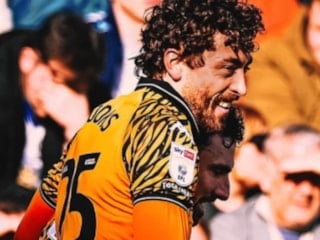 Hull City'ye Portsmouth karşısında tek gol yetti