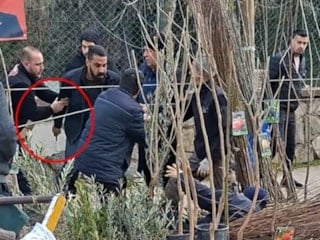 Bursa'da seyyar satıcılar, kendilerini uyaran zabıtalara bıçakla saldırdı