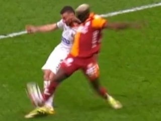 Galatasaray, Alanyaspor maçında penaltı bekledi