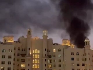 İran'daki savaş BAE'ye sıçradı: Valizini toplayan Dubai'den çıkmak için havalanına koştu