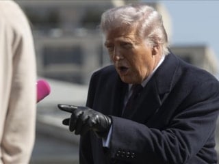 Trump’tan İran’a uyarı: Daha önce hiç görülmemiş bir güçle vururuz