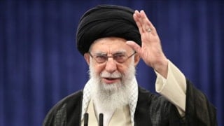 İran devrimini mutlak otoriteye dönüştüren lider: Ali Hamaney'in portresi