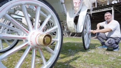 İzmir'de usta yetişmeyince faytonculuk tarihe karışıyor