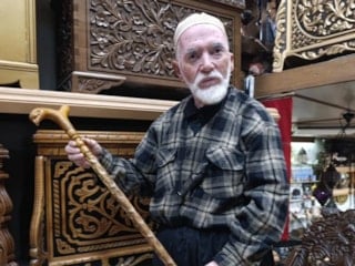 Kahramanmaraş’ta 49 yıllık oymacı, sandık geleneğini yaşatıyor