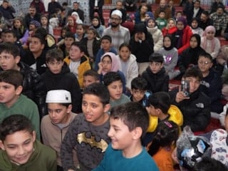 Kırıkkale'de teravihe gelen çocuklar 'Kabe'de Hacılar' ilahisini söyledi