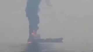 İran, Hürmüz Boğazı'nda bir petrol tankeri vurdu