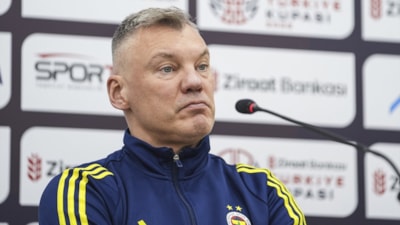 Sarunas Jasikevicius, Dubai'de mahsur kaldı