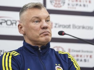 Sarunas Jasikevicius, Dubai'de mahsur kaldı