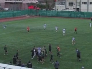 Artvin’de amatör maçta tekmeli yumruklu kavga kamerada