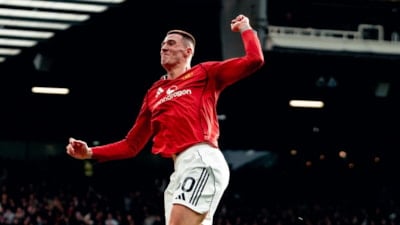 Manchester United, Crystal Palace'ı iki golle geçti