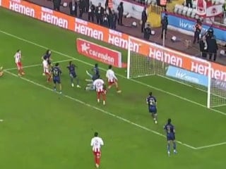 Maçın kırılma anı! Fenerbahçe'nin son dakikada topu direkten döndü