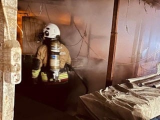 Hatay'da iş yeri alevlere teslim oldu