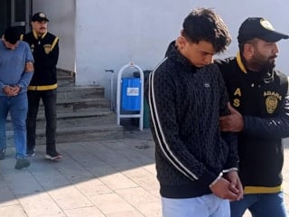 Adana'da kendini polis olarak tanıtan dolandırıcılardan 500 bin TL'lik vurgun