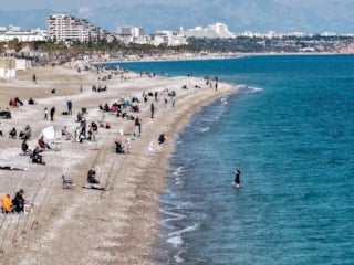 Antalya'da iki ayrı mevsim bir arada