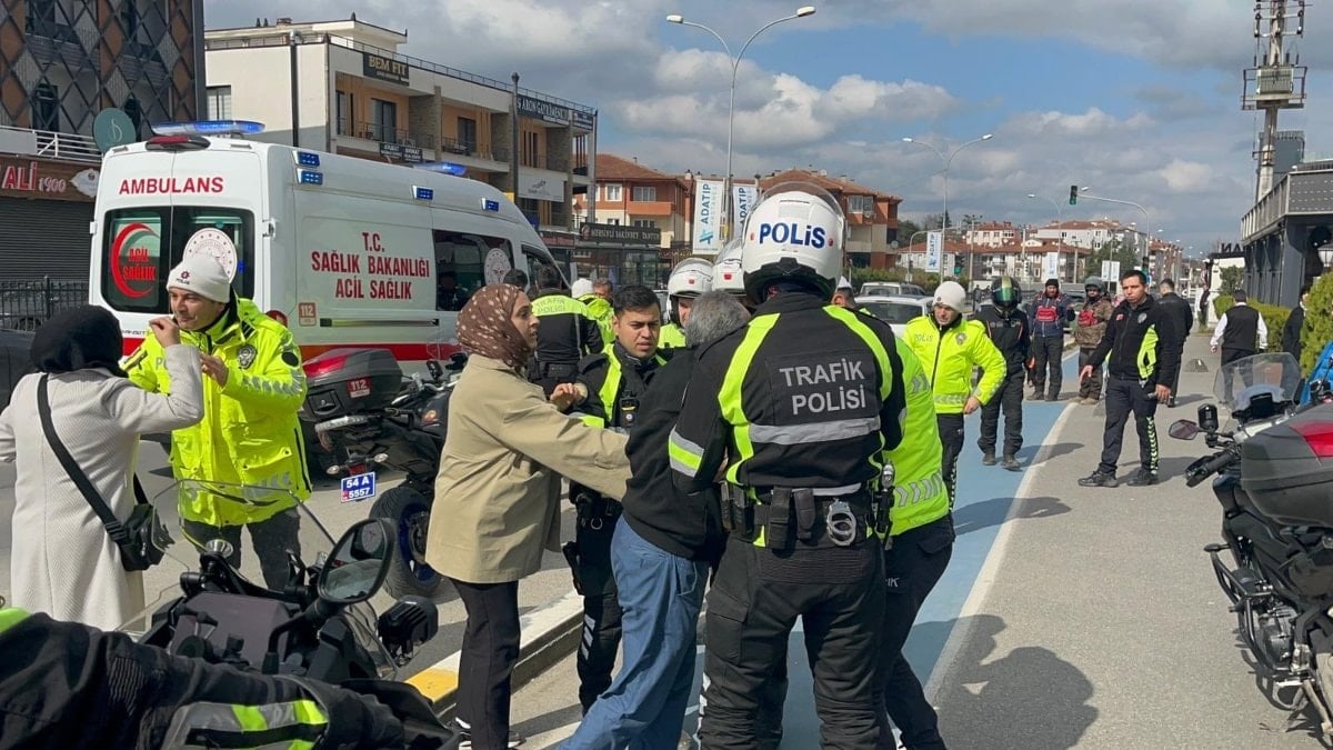 Sakarya'da trafikte kavga eden sürücüler yaralandı