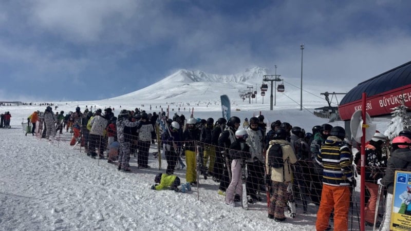 Kayseri Erciyes'te Yoğunluk Devam Ediyor