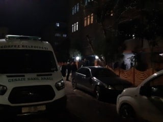 Kocaeli'de boğazından bıçaklanmış halde bulundu